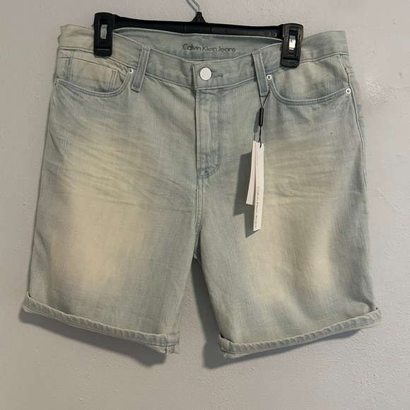 Calvin Klein Jeans light wash  Jean Shorts Distressed Style - Picture 1 of 3